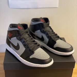 Air Jordan 1 mid red shadow particle grey mens 8/ 10